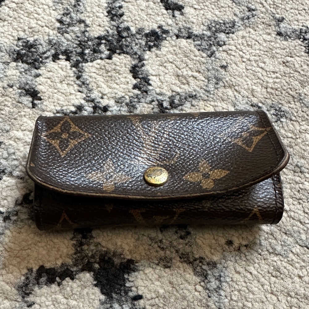 LOUIS VUITTON Four Ring Key Holder
